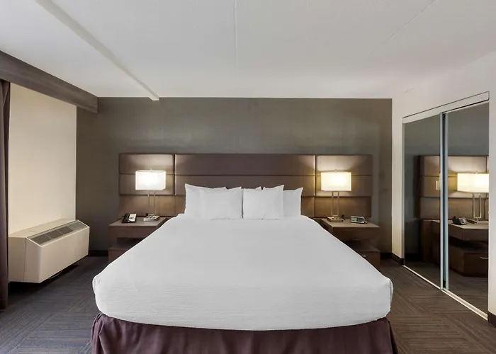Best Western Plus Toronto Airport Hotel