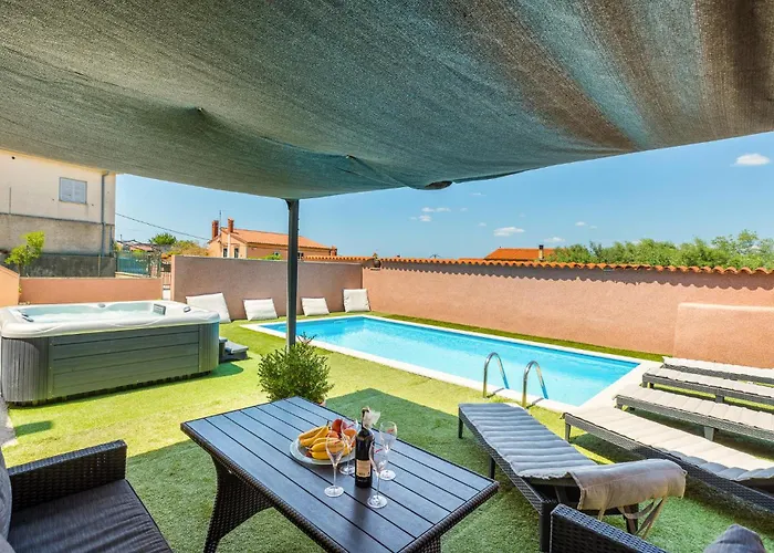 Stunning Home In Vodnjan