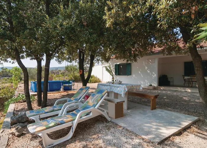 Holiday Home Pucisca 40