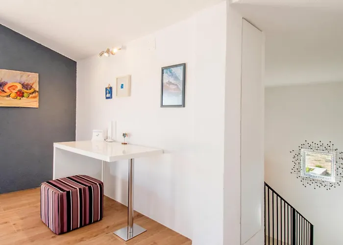 Pet Friendly Home In Sutivan