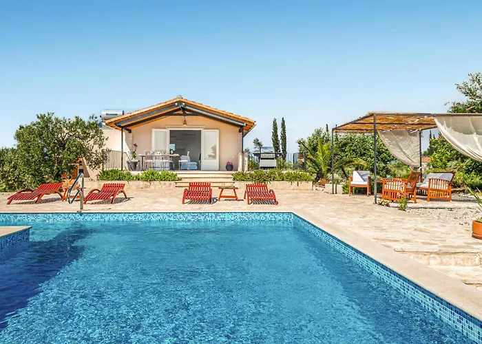 Pet Friendly Home In Sutivan