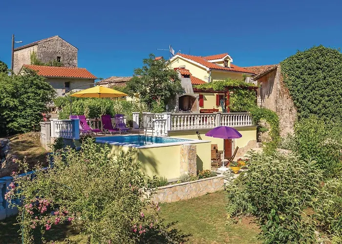 Awesome Home In Moscenicka Draga
