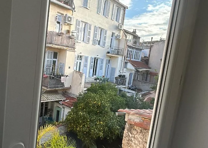 Le Lodi