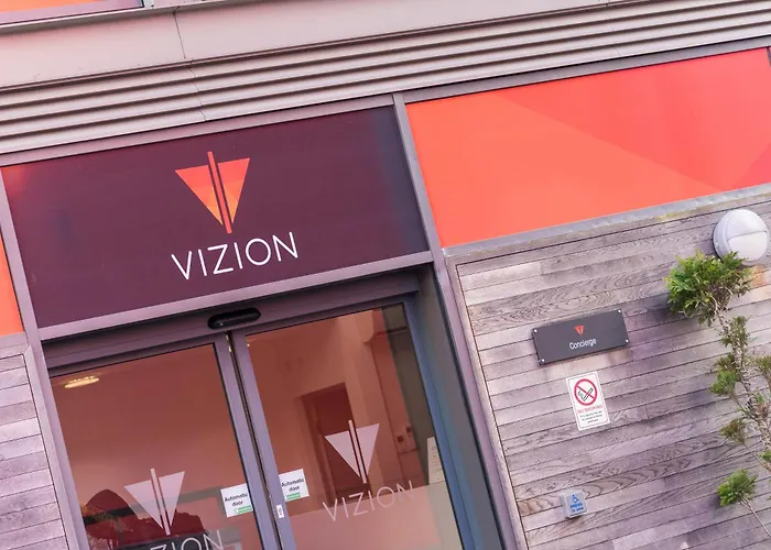 The Vizion Serviced Apartments From Pincott Properties - Free Parking, Private Balcony, And Wifi