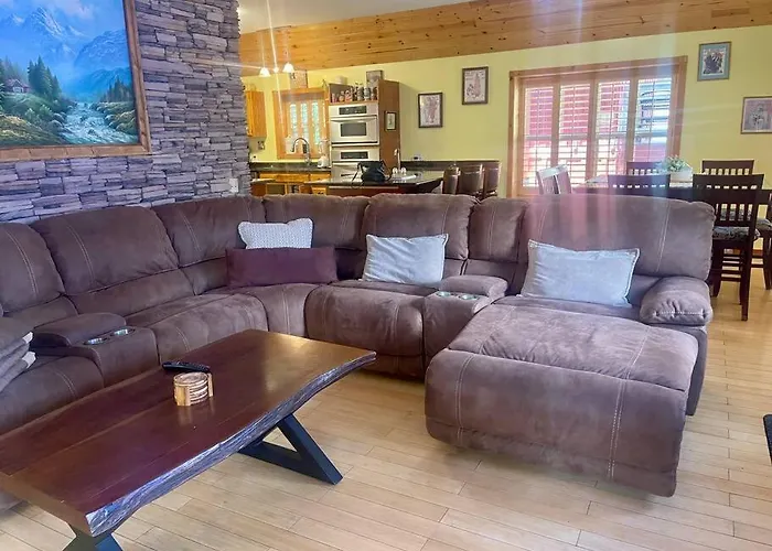 Cabin 7 Sleeps 8 Beautiful Boulder Bay, Big Bear