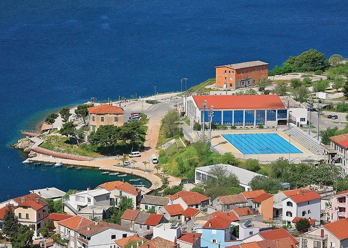 Cozy Apartment In Brodarica With Wifi