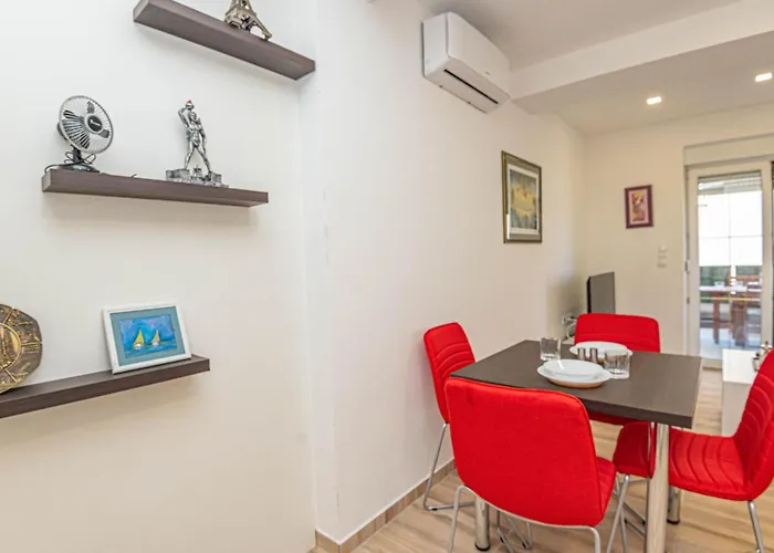 Gorgeous Apartment In Brodarica With Wifi