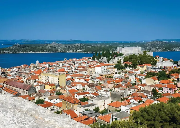Gorgeous Apartment In Brodarica With Wifi