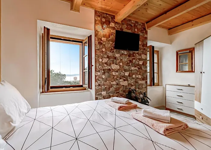 2 Bedroom Amazing Home In Orebic