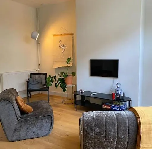 Sfeervol Appartement Met Patio In Het Centrum