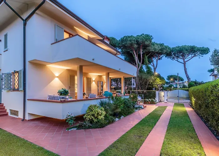 Regina Beach Villa, By The Beach In Marina Di Pietrasanta