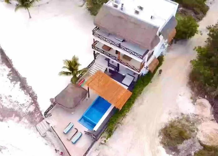 Casa Libelula Beachfront House