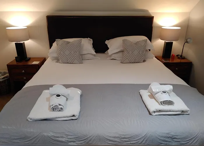 The Bath House Apartment - Free 1St Breakfast - Free Parking