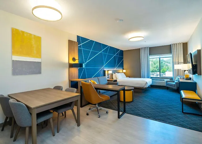 Comfort Suites Kelowna