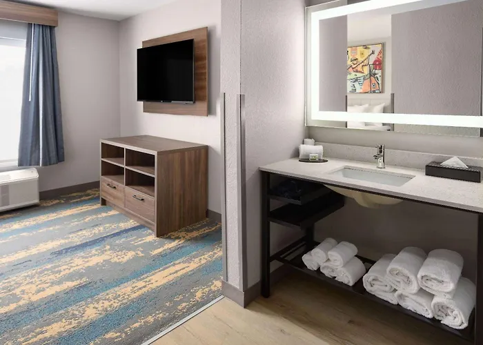 La Quinta Inn & Suites By Wyndham Memphis I-240
