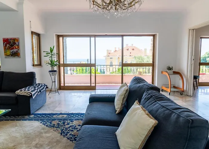 Spacious Seaside House