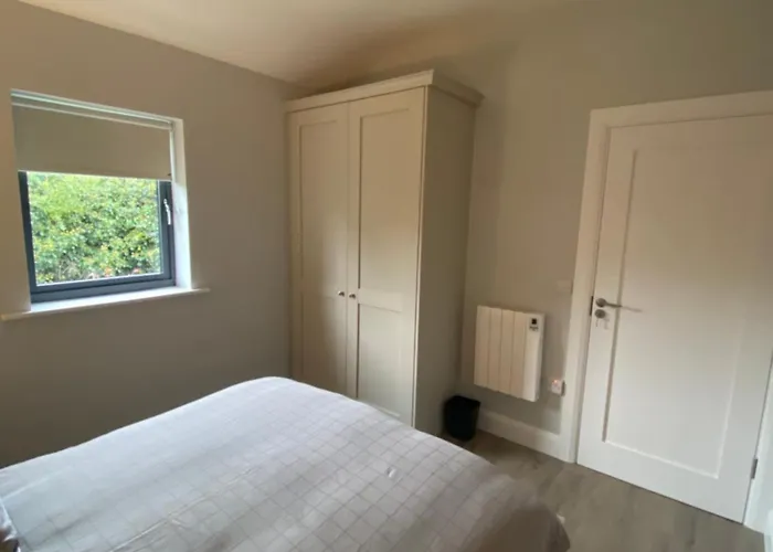2 Kingsize Bedrooms At Castle View House