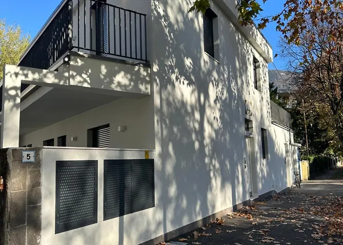 Villa Hajdi Q & U