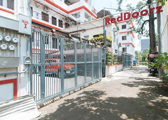 Reddoorz Plus Near Tambo Paranaque