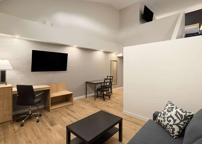 Baymont By Wyndham West Edmonton