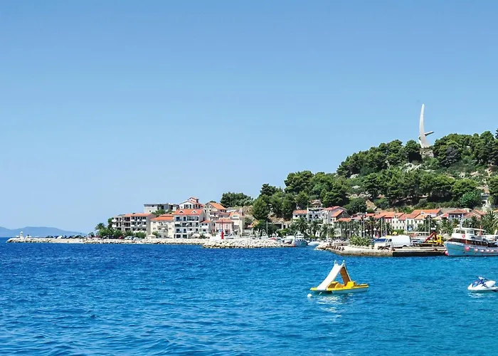 Two-Bedroom Holiday Home In Podgora