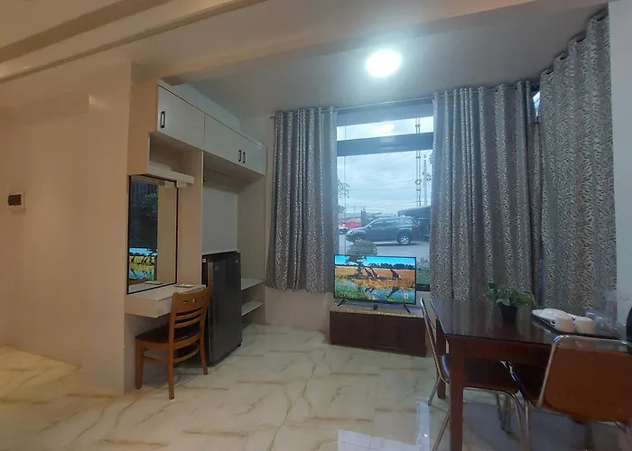 Le Chateau Residences