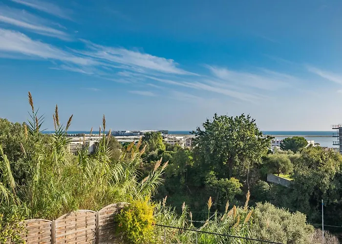 Beach Front Home In Saint-Laurent-Du-Var