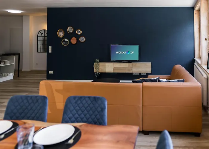 3 Bedroom Altstadtwohnung Mit Parkplatz, Tolle Lage In Schwaebisch Hall, Bis 8 Personen
