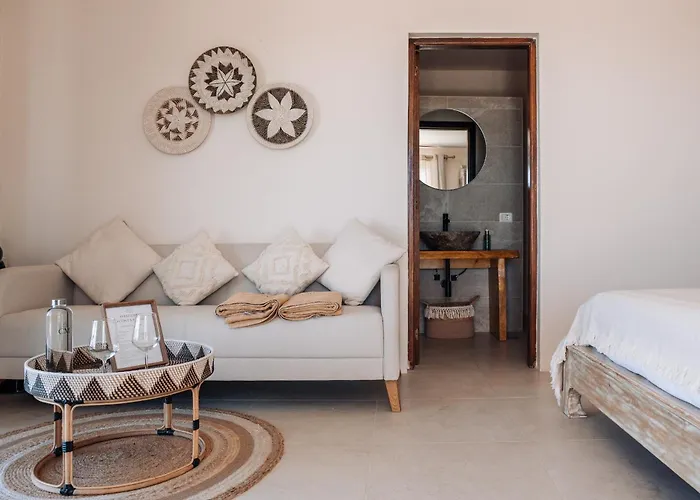 Costa Magica - Romantic Ocean Boutique Hotel & Club