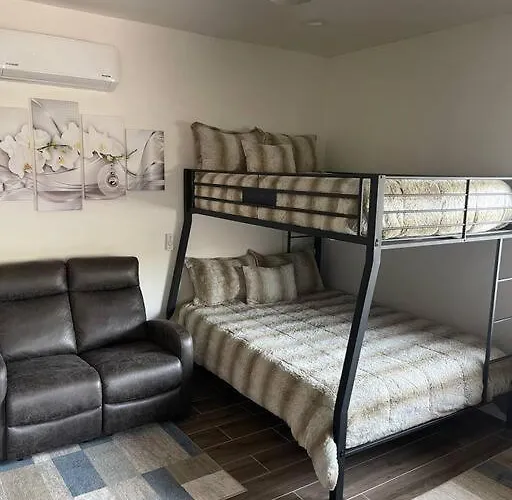 Elegant Private Studio With Private Entrance And Pool Access