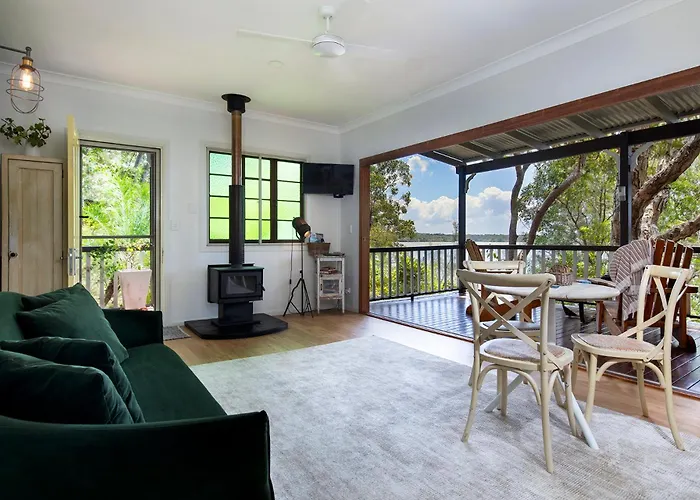 Eumarella Shores Noosa Lake Retreat