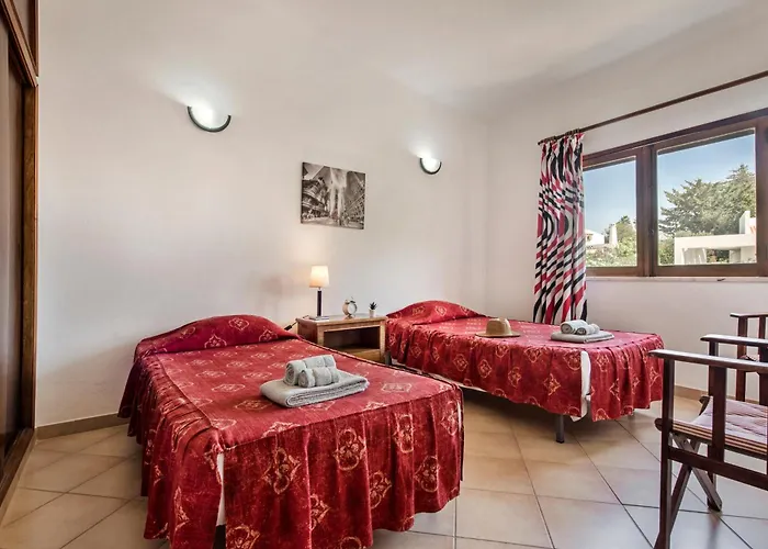 Exclusive Retreat In Vilamoura, Private Pool, Off-Street Parking, Free Ac Wifi