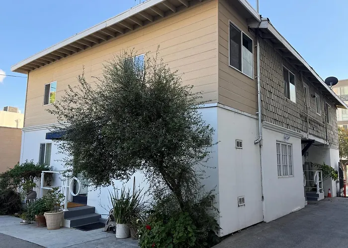 Pasadena Old Town Cottage
