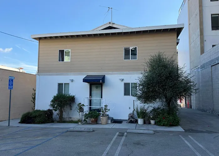 Pasadena Old Town Village