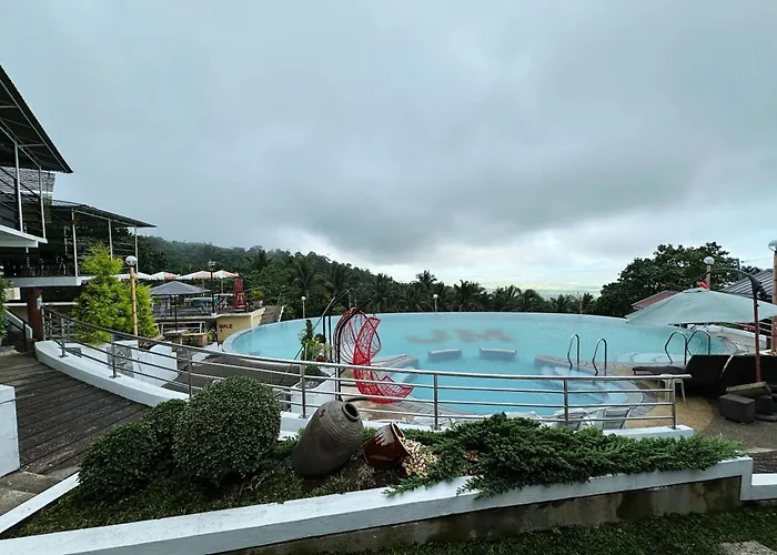 Smdp Resort Hotel Camsur