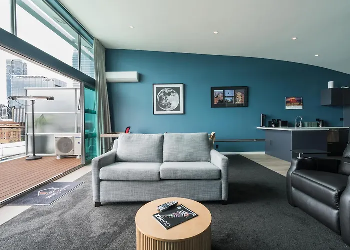 Penthouse Apartment With Stunning Harbour Views
