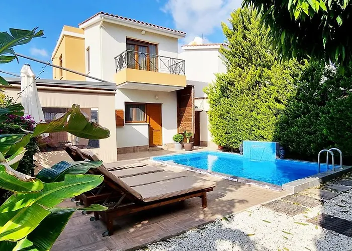 Shanti Paphos Holiday House