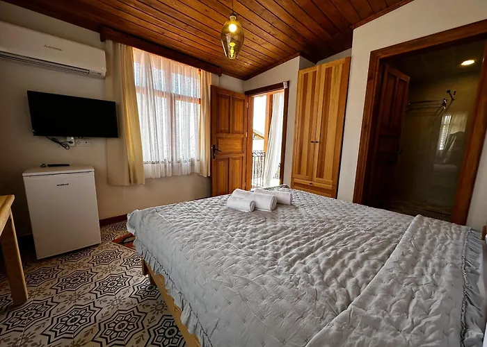 Rhea Guesthouse - Pergamon