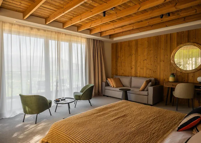 The Pines Bucegi Lodge