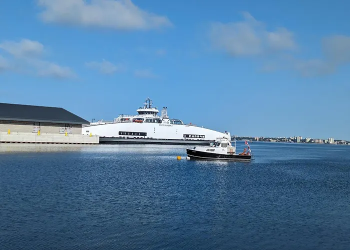 Hotel Wolfe Island