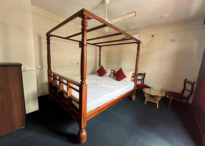 Luthmin River View Hotel