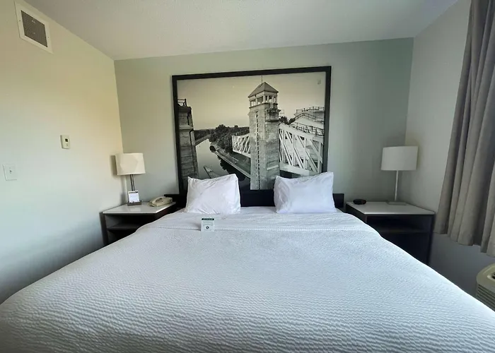 Super 8 By Wyndham Peterborough