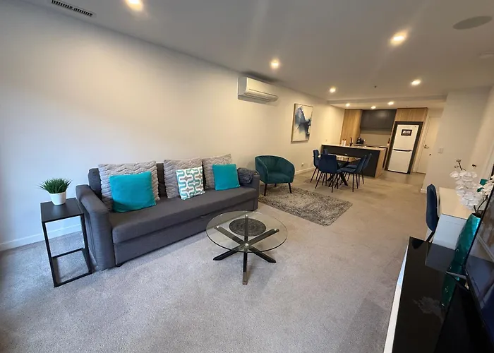 Midnight Luxe 2Br 2Bath 2Car 230 In The Heart Of Braddon Pool Gym Sauna