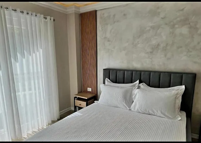 Hotel Demoli