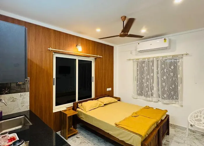 M M Residency