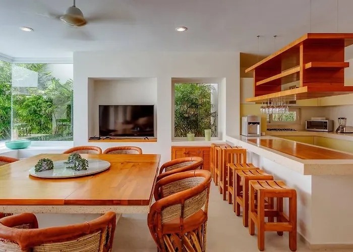 Dream House With Private Deck In Puerto Aventuras
