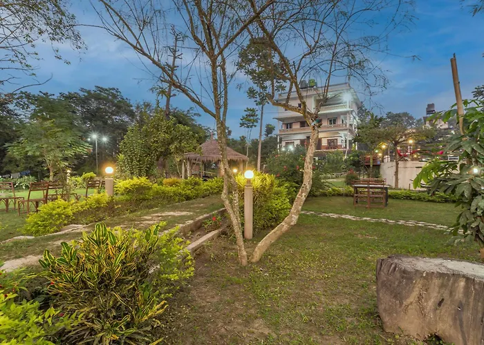 Hotel Riverside With Swimming Pool