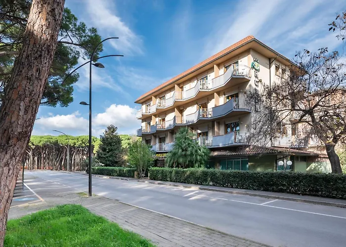 Hotel Parco Dei Pini - 100Mt Dal Mare