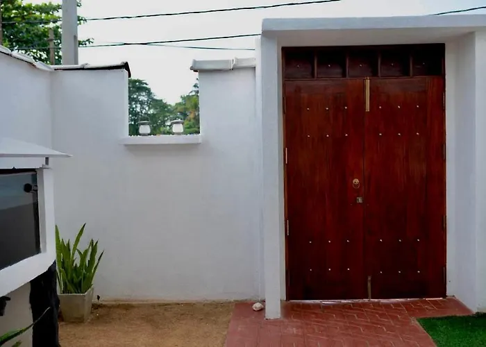 Luxury My Villa Bentota 200M Bentota Beach