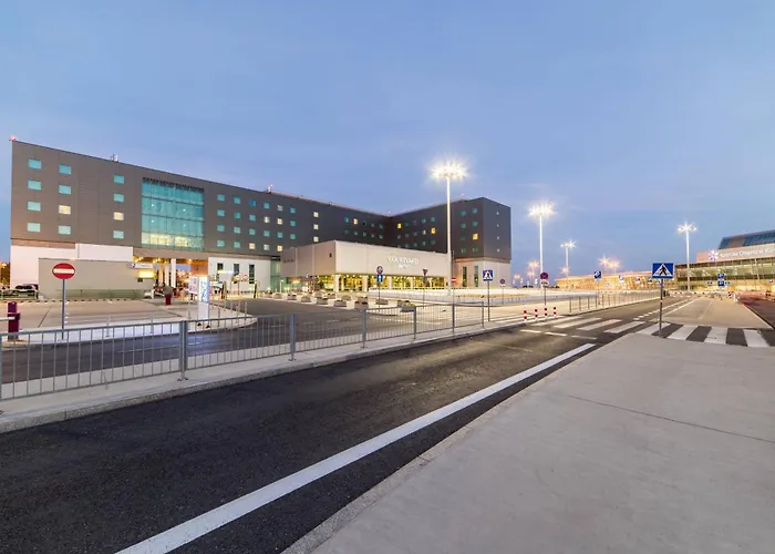 Courtyard By Marriott Warsaw Airport